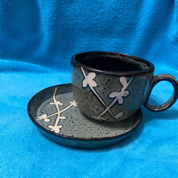 Other - Unbranded cup and saucer